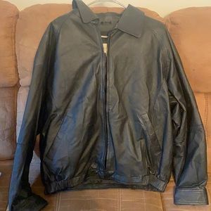 Men’s black leather jacket   Great condition